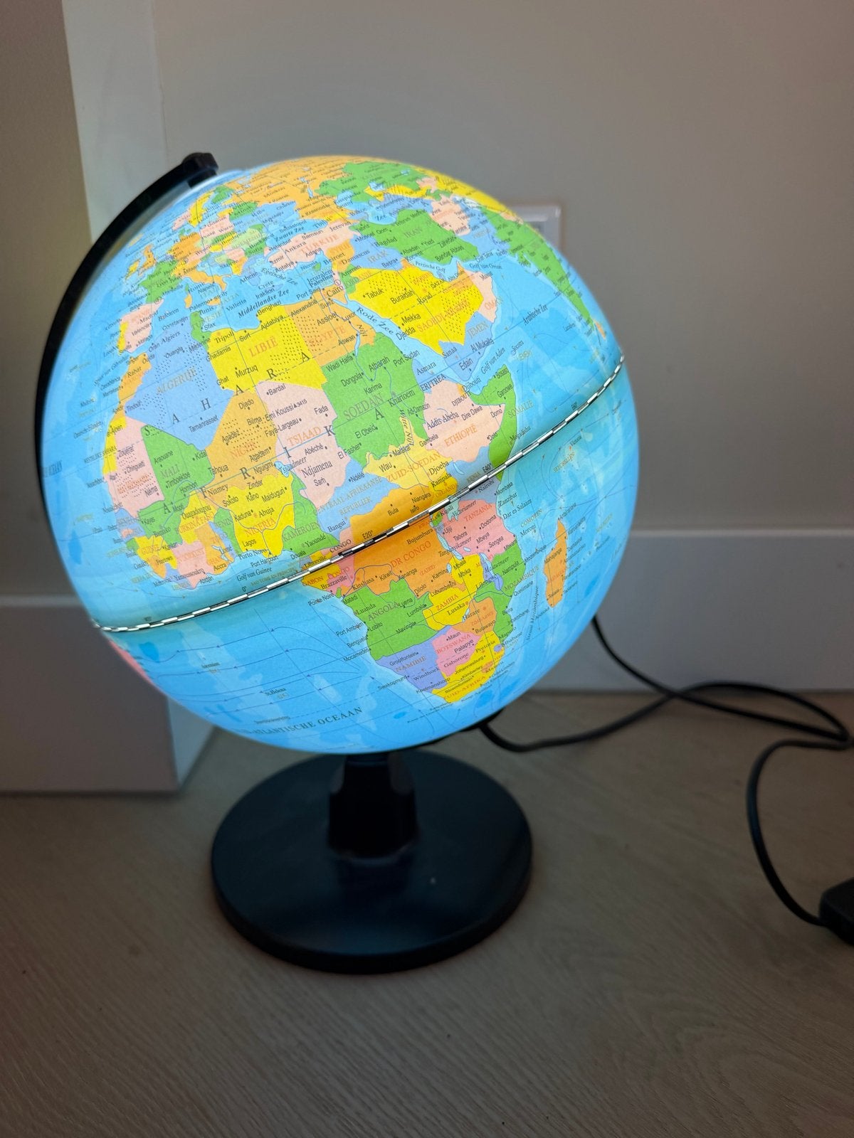 Verlichte Wereldbol en Kleine Decoratieve Wereldbol, Ophalen of Verzenden, Verlicht, Gebruikt