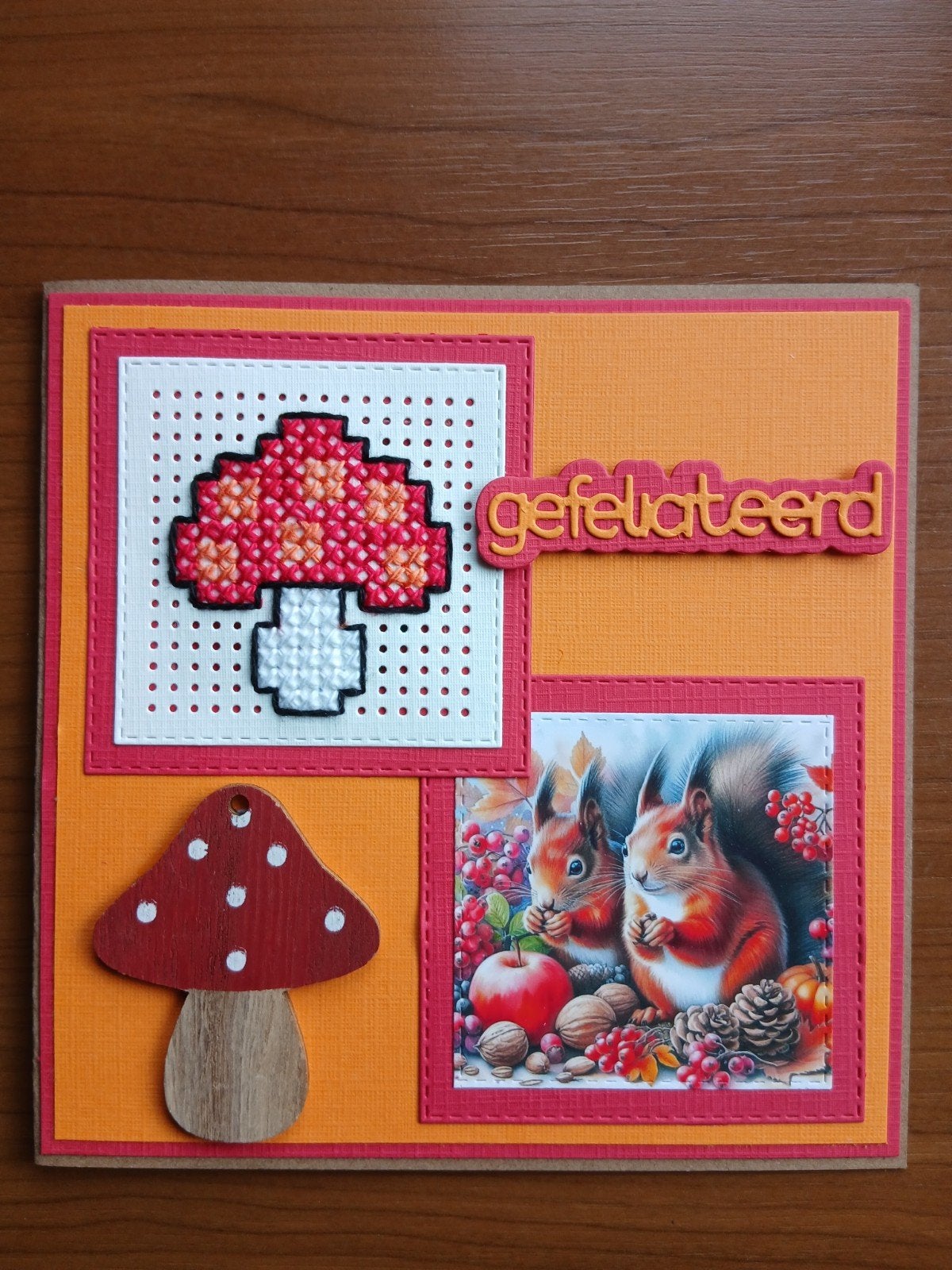 kaart herfst gefeliciteerd  paddestoel geborduurd 143 = 2,25, Ophalen of Verzenden, Zo goed als nieuw, Overige thema's