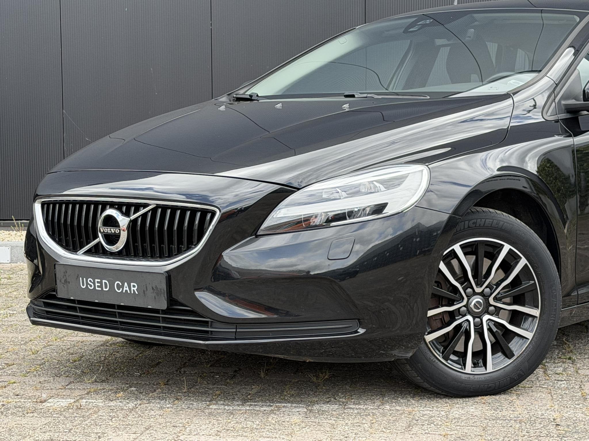 Volvo V40 1.5 T2 Nordic+ Camera / Stoel verwarming / Cruise, Auto's, Volvo, Euro 6, 4 cilinders, 700 kg, Leder en Stof