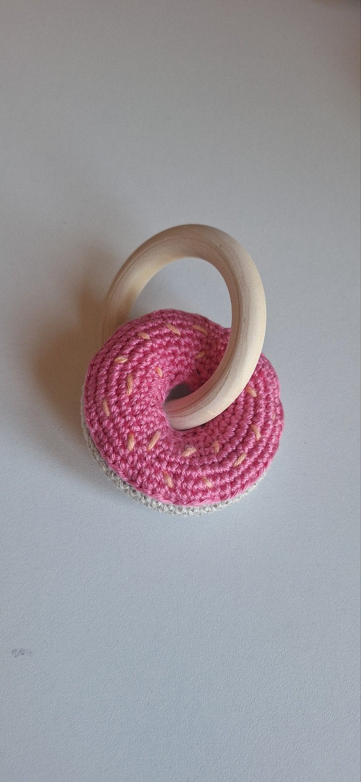 Bijtring Donut - Roze gehaakte bijtring met houten ring, Ophalen of Verzenden, Nieuw, Overige typen