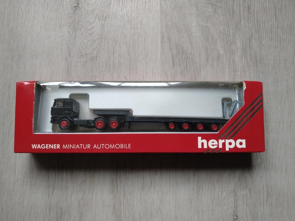 Herpa DAF 3300/3600 dubbele as, perfecte staat, Hobby en Vrije tijd, Modelauto's | 1:87, Ophalen of Verzenden, Zo goed als nieuw
