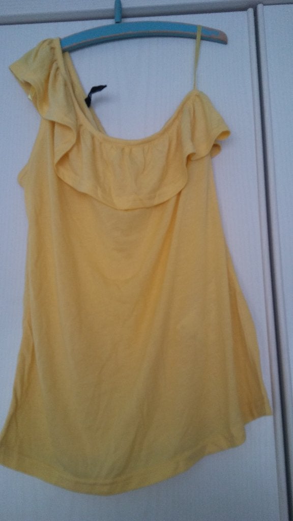 Top geel off shoulder model nieuw maat 40/42, Maat 38/40 (M), Geel, Nieuw, Ophalen of Verzenden