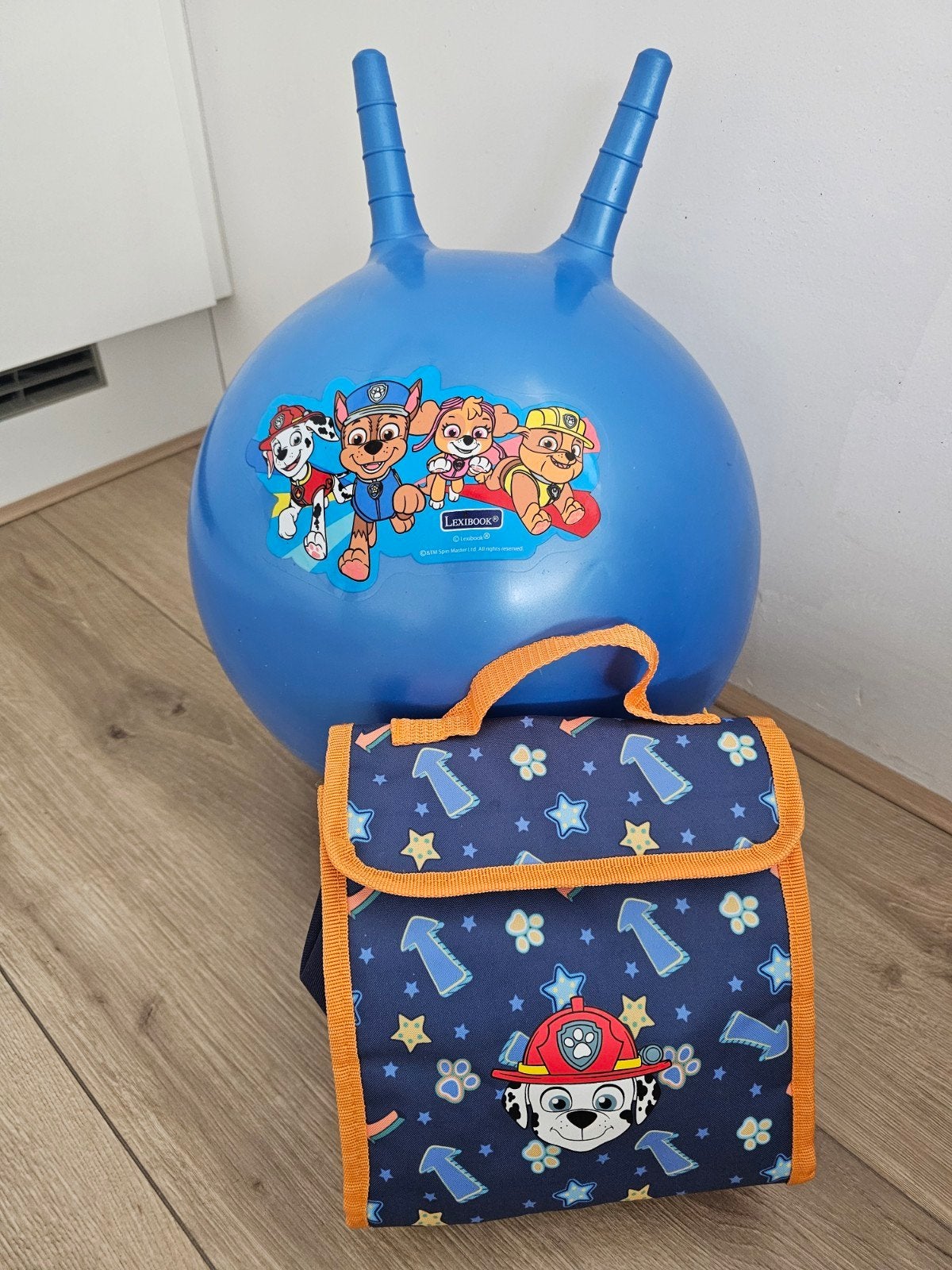 Originele Paw Patrol skippybal en Lunch Pack Bag - Als nieuw, Kinderen en Baby's, Speelgoed | Buiten | Los speelgoed, Ophalen