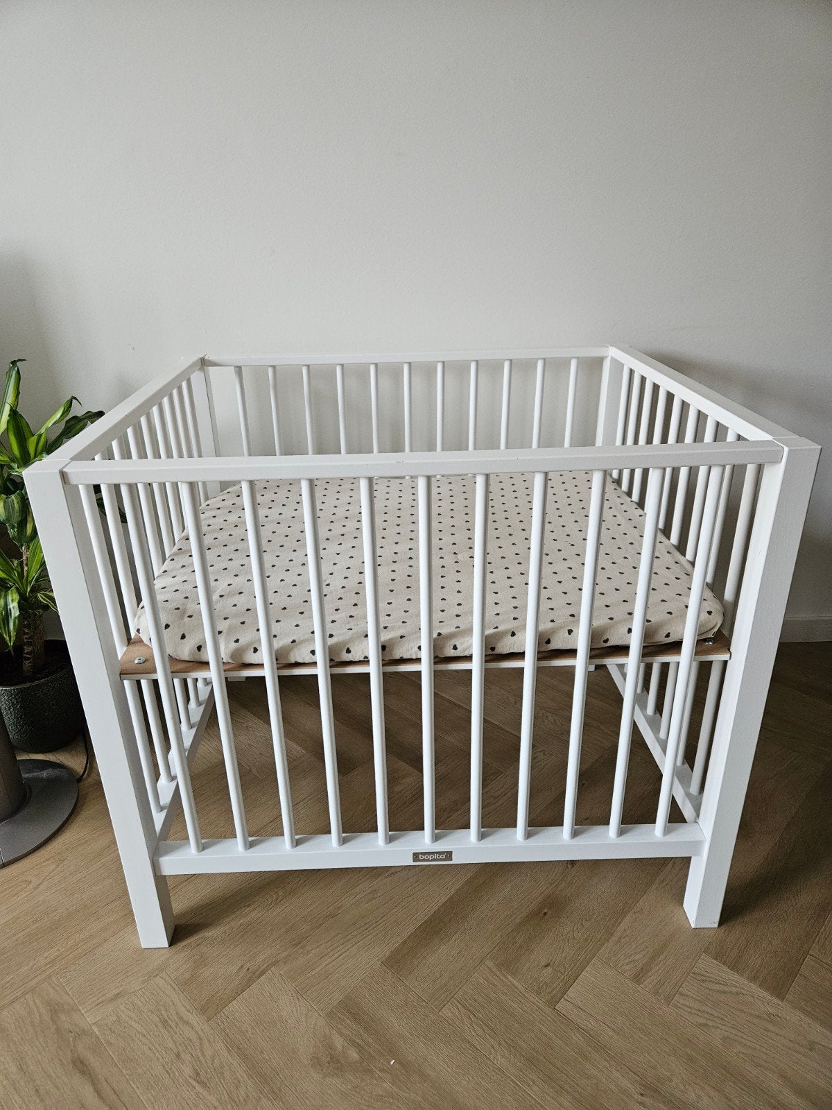 Babybox 80 x 100 cm (Wit) inclusief matras en 2 hoeslakens, Ophalen, Gebruikt, Ledikant