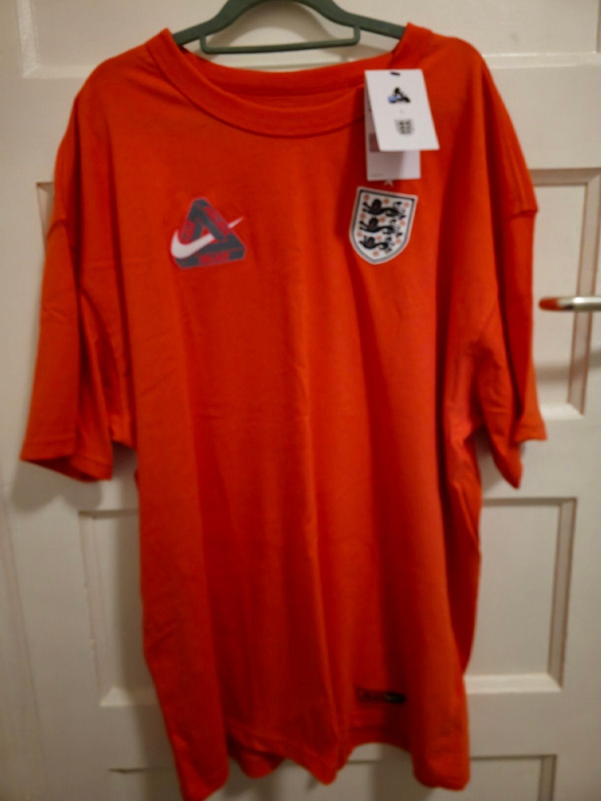 Palace Nike England T-shirt LT - Oranje, Maat XL, Oranje, Ophalen of Verzenden, Maat 56/58 (XL), Palace Nike