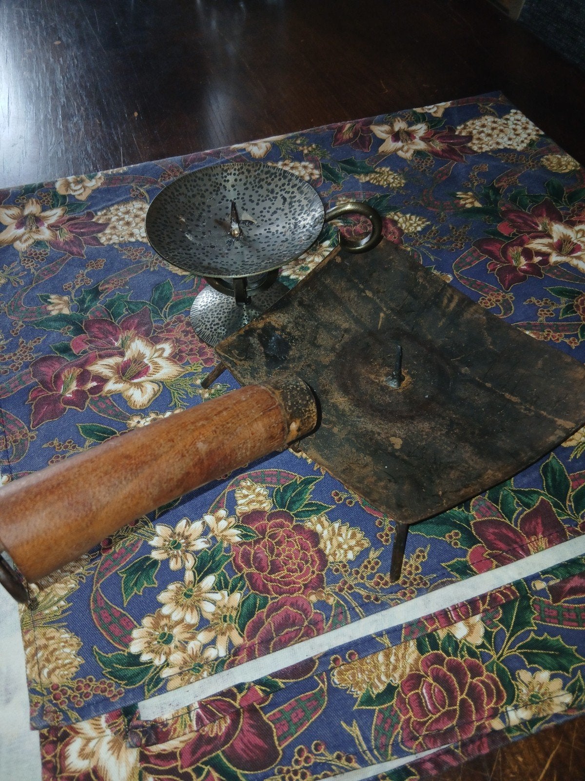 Antieke kaarsenhouder en roestige schraper, Ophalen of Verzenden, Overige materialen