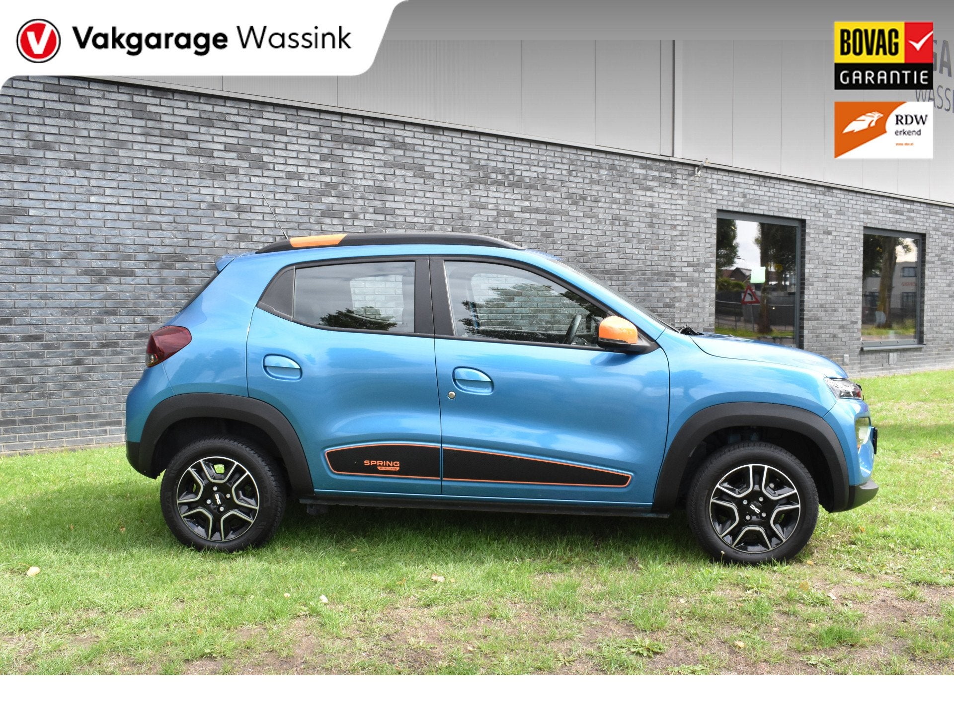 Dacia Spring Essential 27 kWh vol electric navigatie pdc Lee