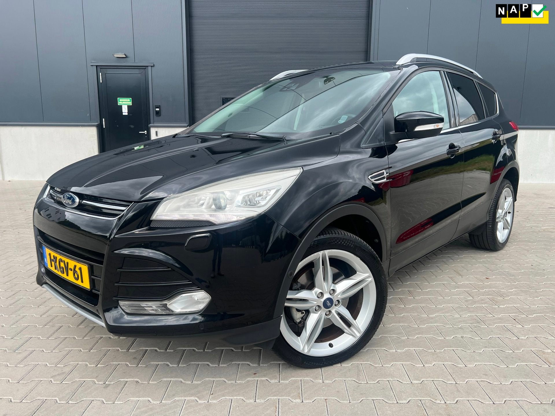Ford Kuga 1.6 Titanium 4WD Panoramadak|Stoelverwarm.|Camera, Auto's, Ford, Gebruikt, 4 cilinders, 1850 kg, Leder en Stof