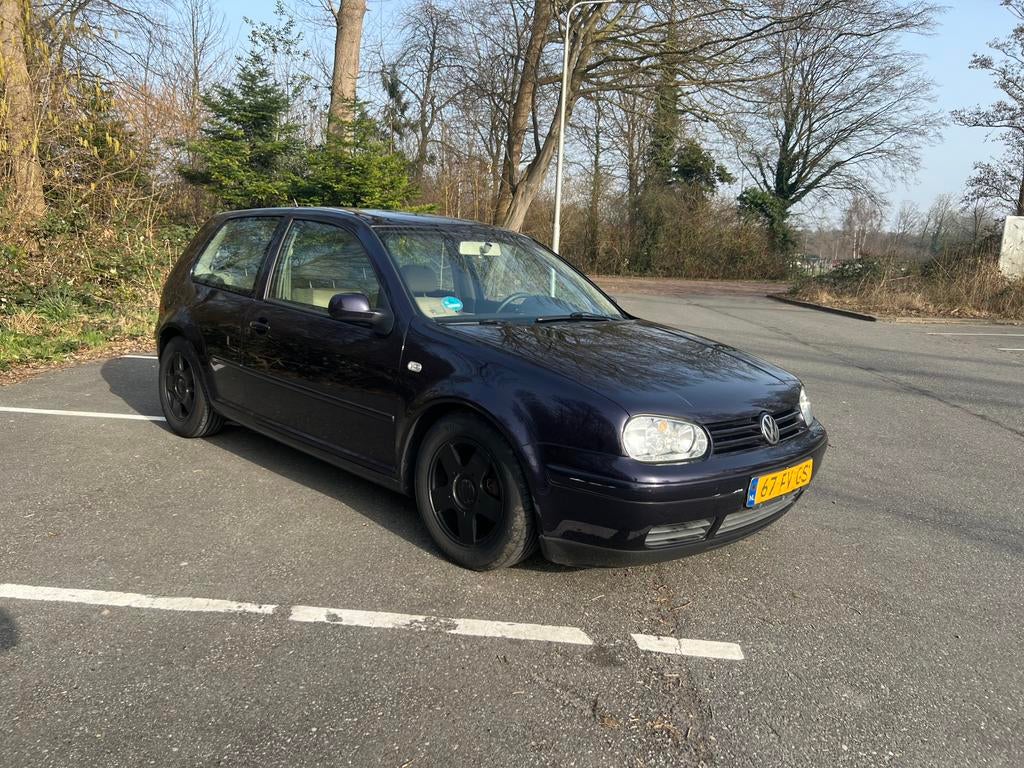 Volkswagen Golf 4 V5 Highline | 131.294 km NAP NWE APK, Auto's, Voorwielaandrijving, Stof, Beige, Overige kleuren