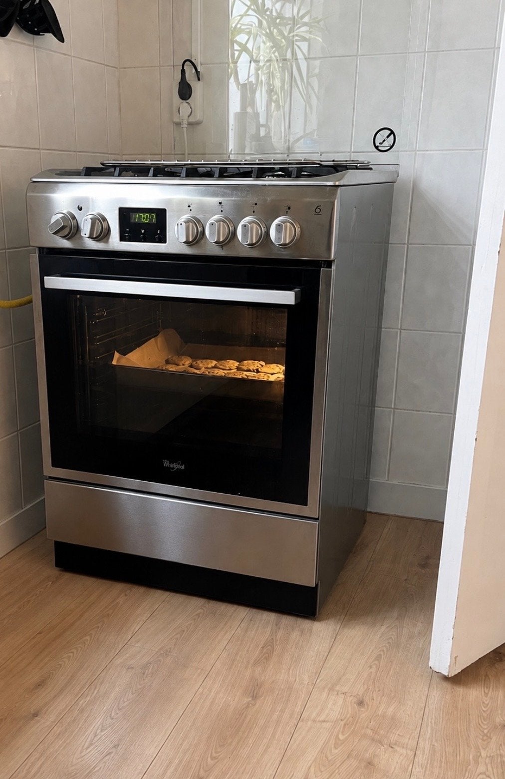 Whirlpool 6th Sense Vrijstaand Gasfornuis met Oven, Ophalen, Whirlpool, Gebruikt, Oven