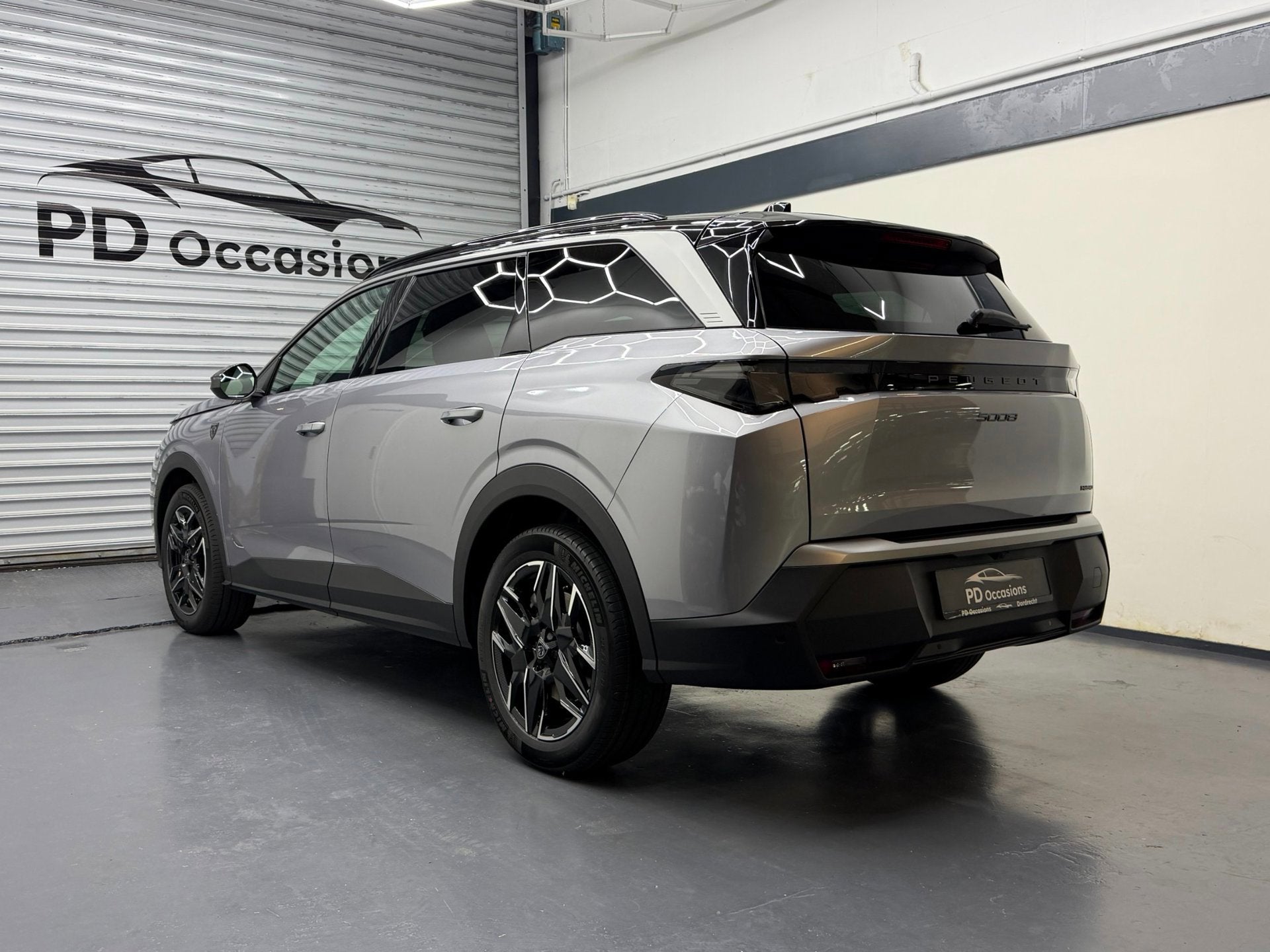 Peugeot 5008 1.2 Hybrid 145PK GT 7P. - Elek. Achterklep - AC, Auto's, 145 pk, Zwart, 1199 cc, Origineel Nederlands