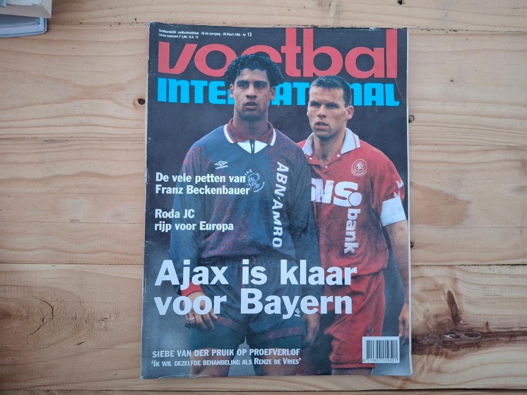 Voetbal international 1993 1995, Boeken, Verzenden, Gelezen, Sport en Vrije tijd