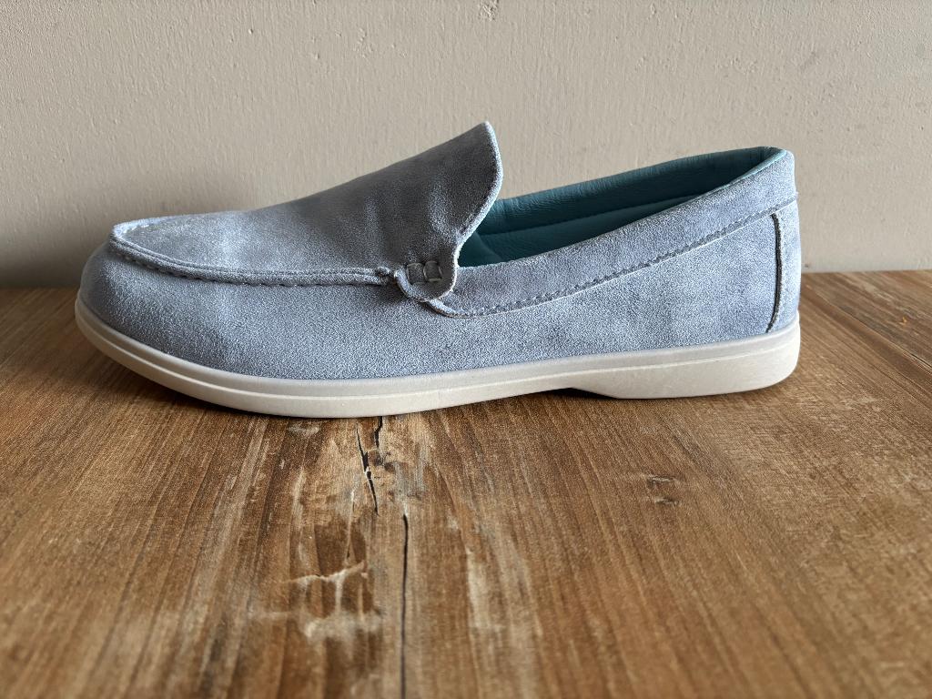 Suède loafers nieuw in doos., Ophalen of Verzenden, Nieuw, Loafers