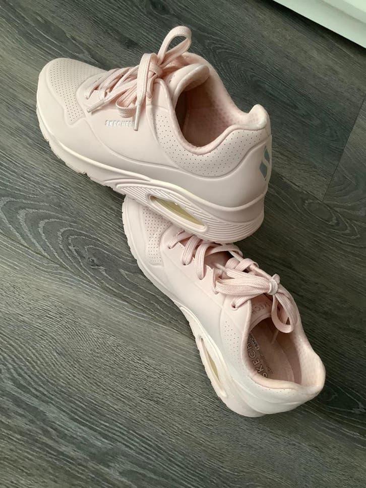 Sneakers licht roze mt 40 ( skechers), Kleding | Dames, Schoenen, Ophalen, Roze, Sneakers of Gympen, Zo goed als nieuw