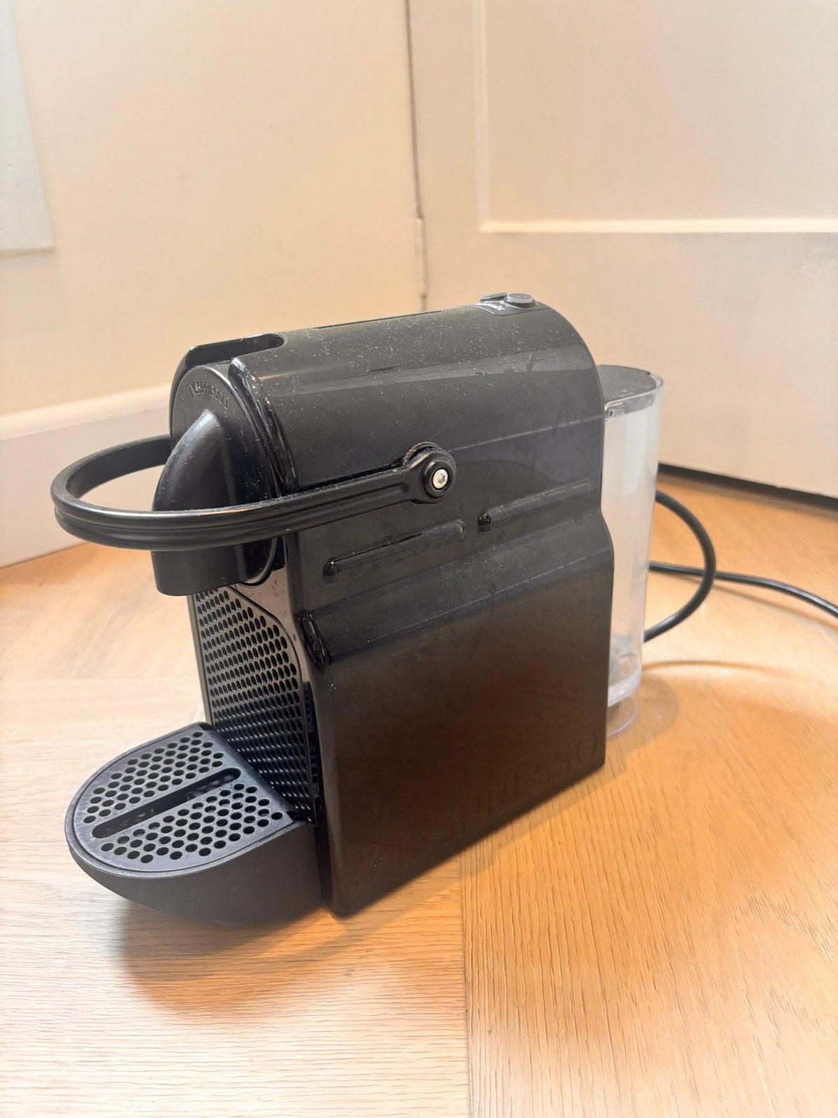 Nespresso koffie apparaat, Ophalen, Zo goed als nieuw, 1200 tot 1600 watt