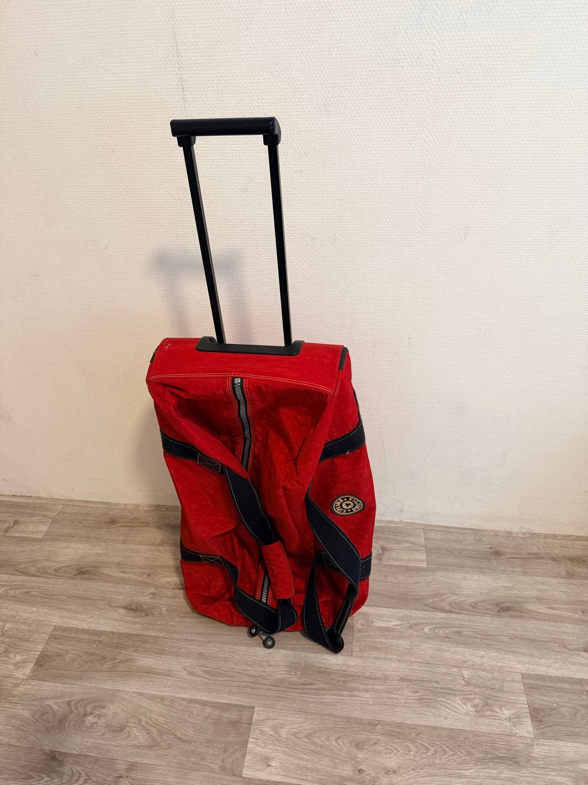 Kipling reistas met wieltjes - Rood, Ophalen, 40 tot 60 cm, 20 tot 30 cm, Zo goed als nieuw