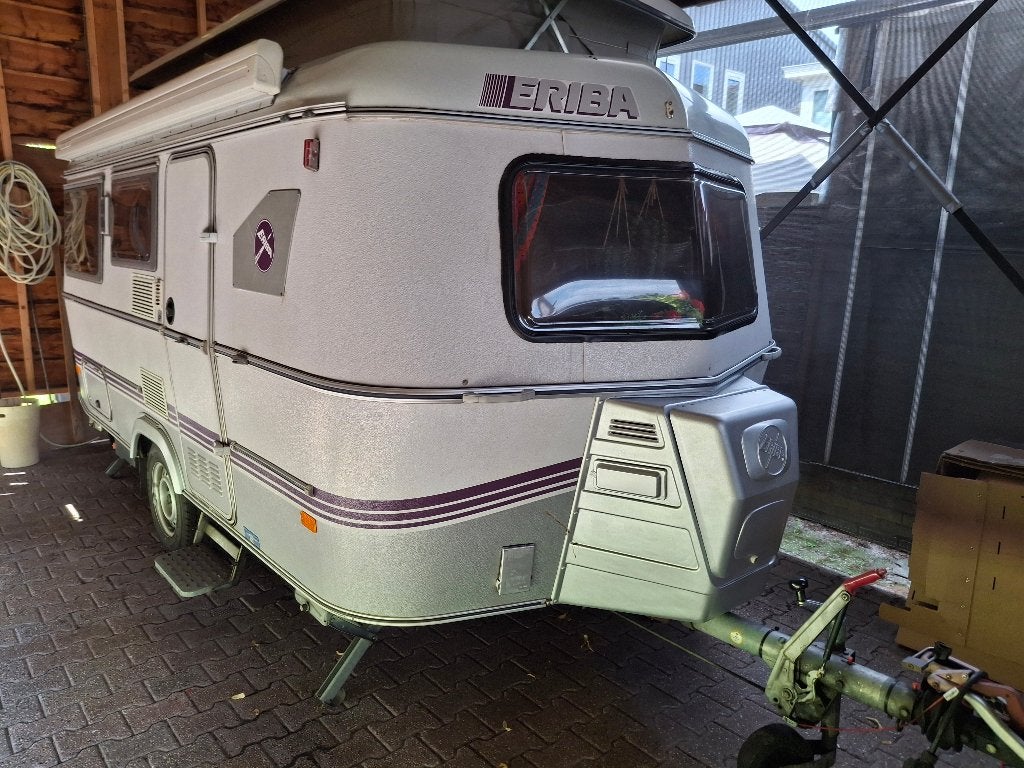 Caravan Eriba, Standaardzit, Dwarsbed, Luifel, Particulier