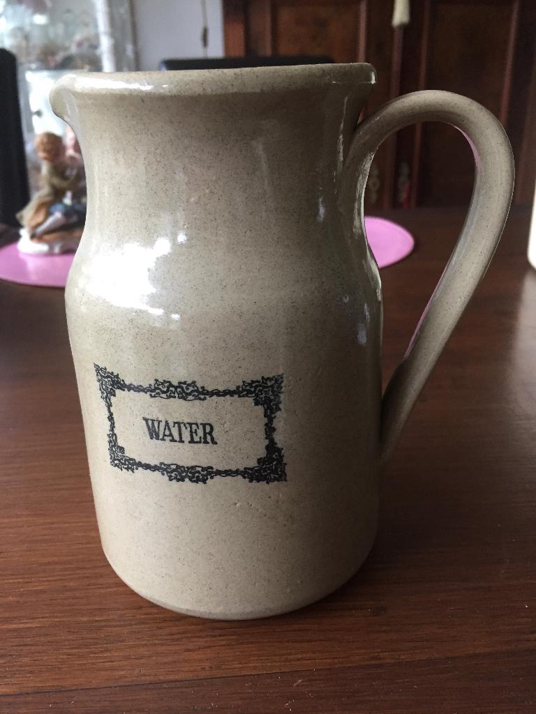 English Waterkan merk MOIRA, Ophalen