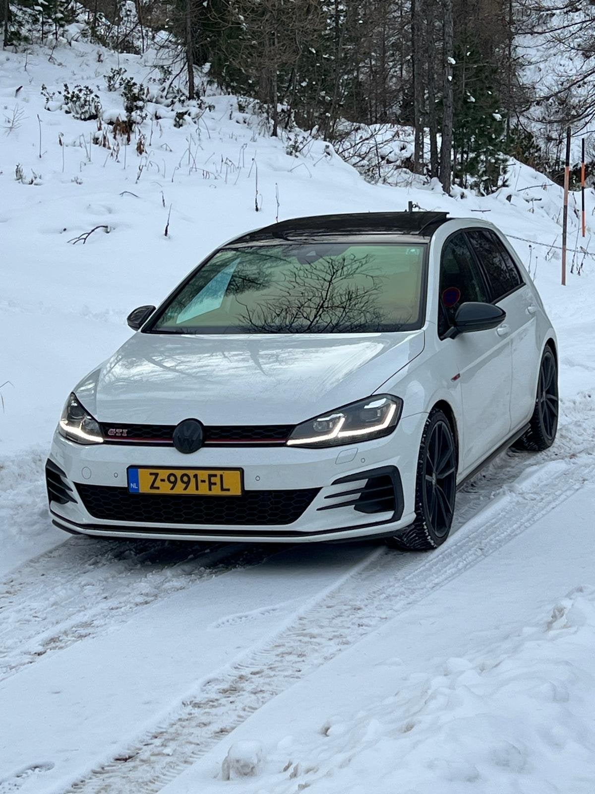Volkswagen Golf 2.0 TSI 245pk 7-DSG 5D 2020 Wit, Auto's, 1345 kg, 4 cilinders, 1984 cc, Wit
