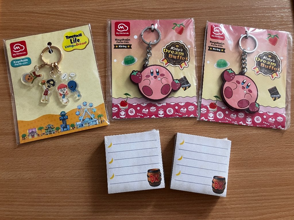 Club My Nintendo Kirby, Donkey Kong, Tomodachi Life NIEUW!!, Verzamelen, Ophalen of Verzenden, Zo goed als nieuw