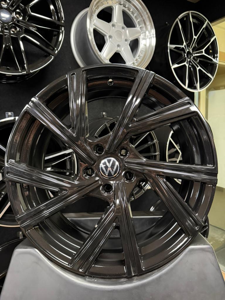19 inch velgen voor Volkswagen Bergamo RLINE 5x112 Golf 7 8