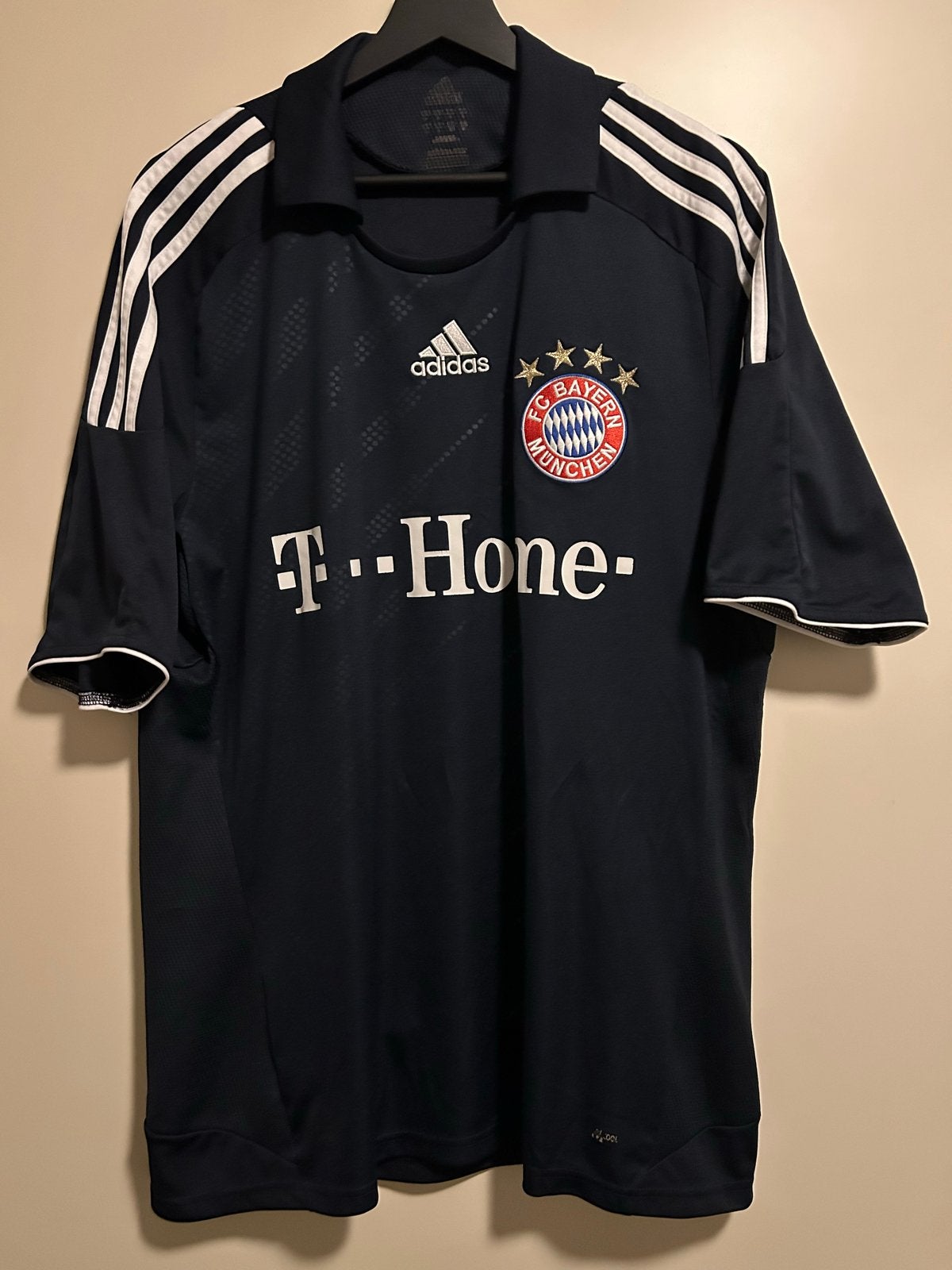 FC Bayern München uit tenue 2008-2009 - Maat L, Maat 52/54 (L), Verzenden, Zwart, Zo goed als nieuw