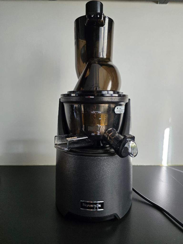 Kuvings evo 820 slowjuicer, Witgoed en Apparatuur, Ophalen, Zo goed als nieuw, Elektrisch, Slowjuicer
