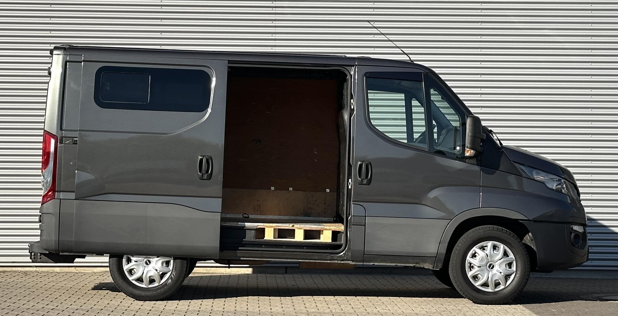 Iveco Daily 35S14V 2.3 L1H1 3500kg trekgewicht automaat MARG, Automaat, Gebruikt, Euro 6, Iveco