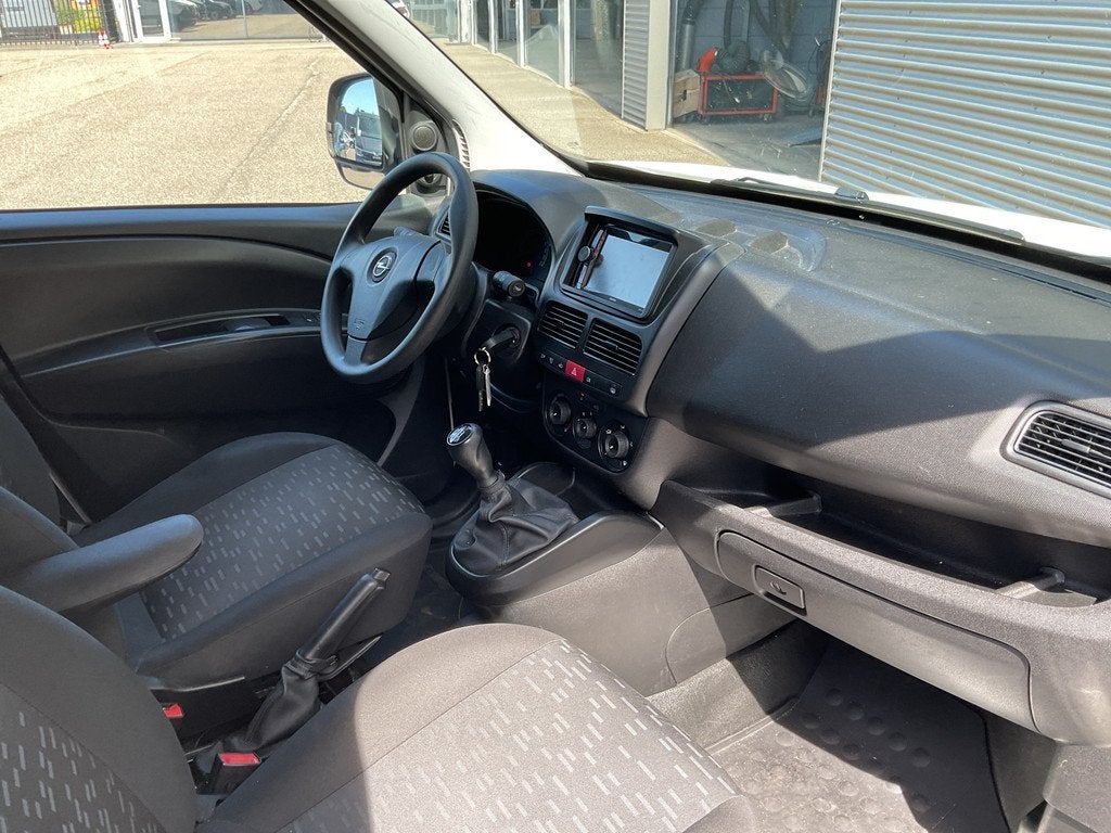 Opel Combo 1.3 CDTi L2 MARGE Navi/ Airco/ Cruise/ PDC/ Trekh, Gebruikt, Euro 6, 4 cilinders, Wit