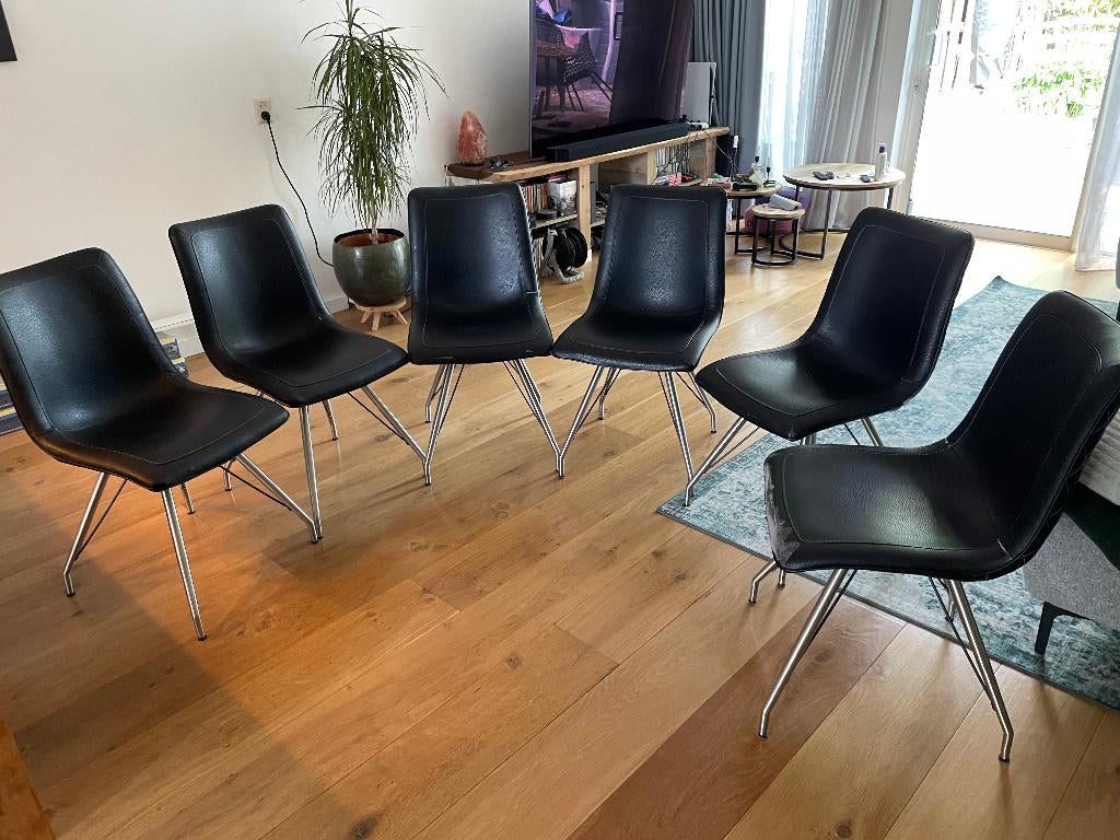 Eetkamerstoelen van Xooon zwart, Huis en Inrichting, Stoelen, Gebruikt, Vijf, Zes of meer stoelen, Leer, Metaal, Zwart, Ophalen