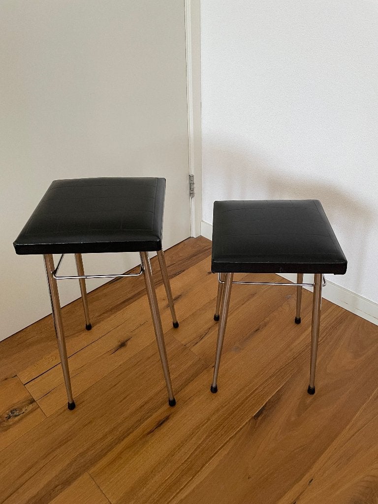 2 vintage krukjes met zwarte skai zitting jaren 70, Ophalen of Verzenden, Gebruikt, IJzer