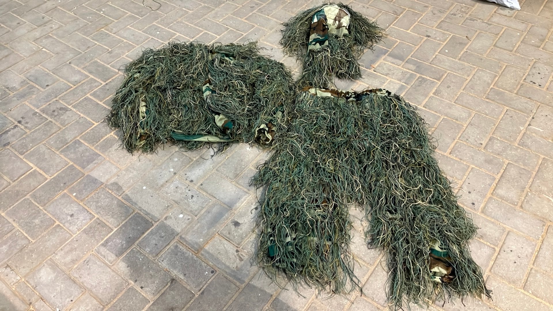 4x 3-1 ghilly camouflagepak jacht, Kleding | Dames, Carnavalskleding en Feestkleding, Ophalen of Verzenden, Zo goed als nieuw