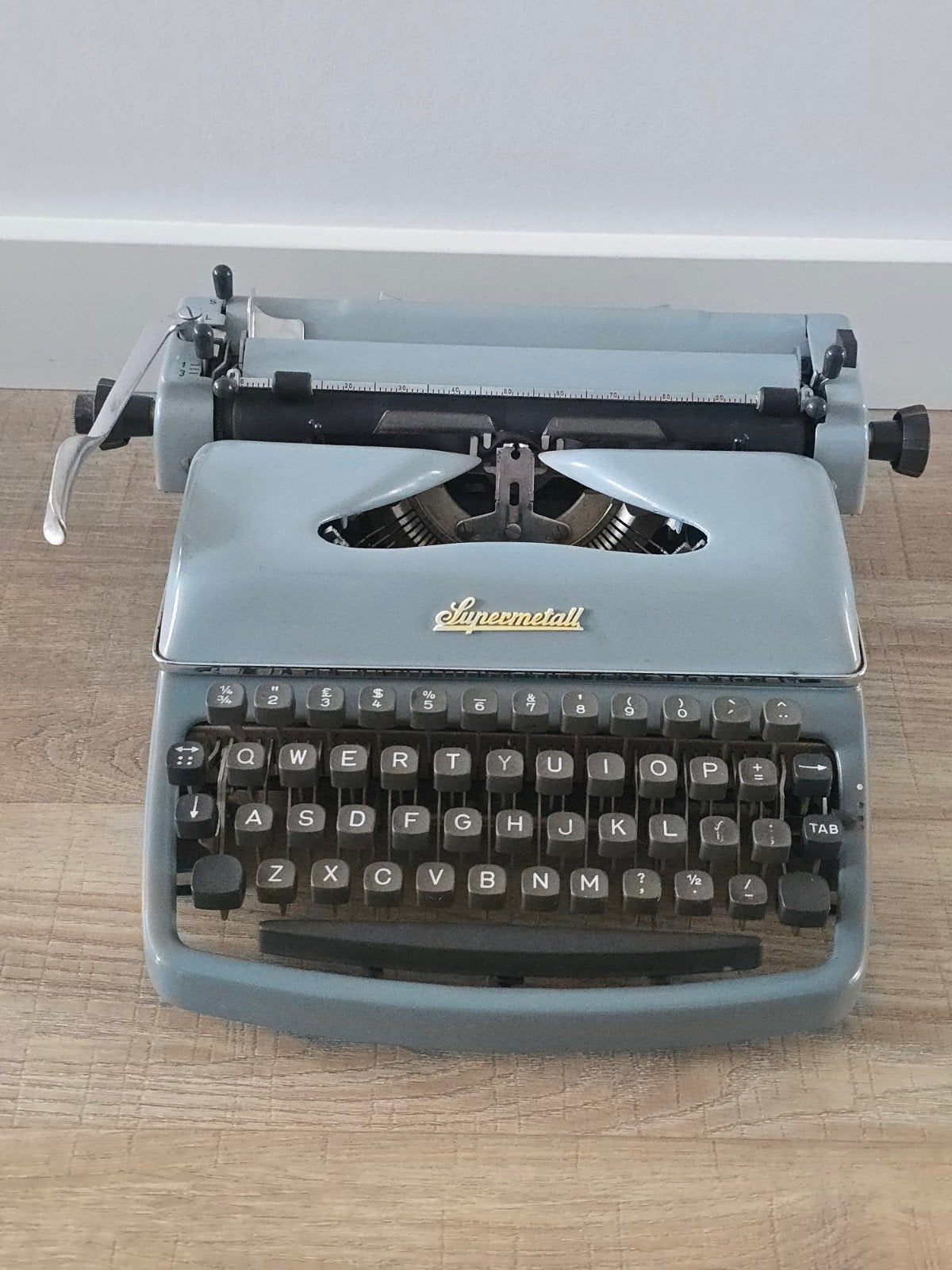 Rheinmetall Supermetall typemachine uit de jaren 50 €99 !!, Ophalen of Verzenden, Zo goed als nieuw