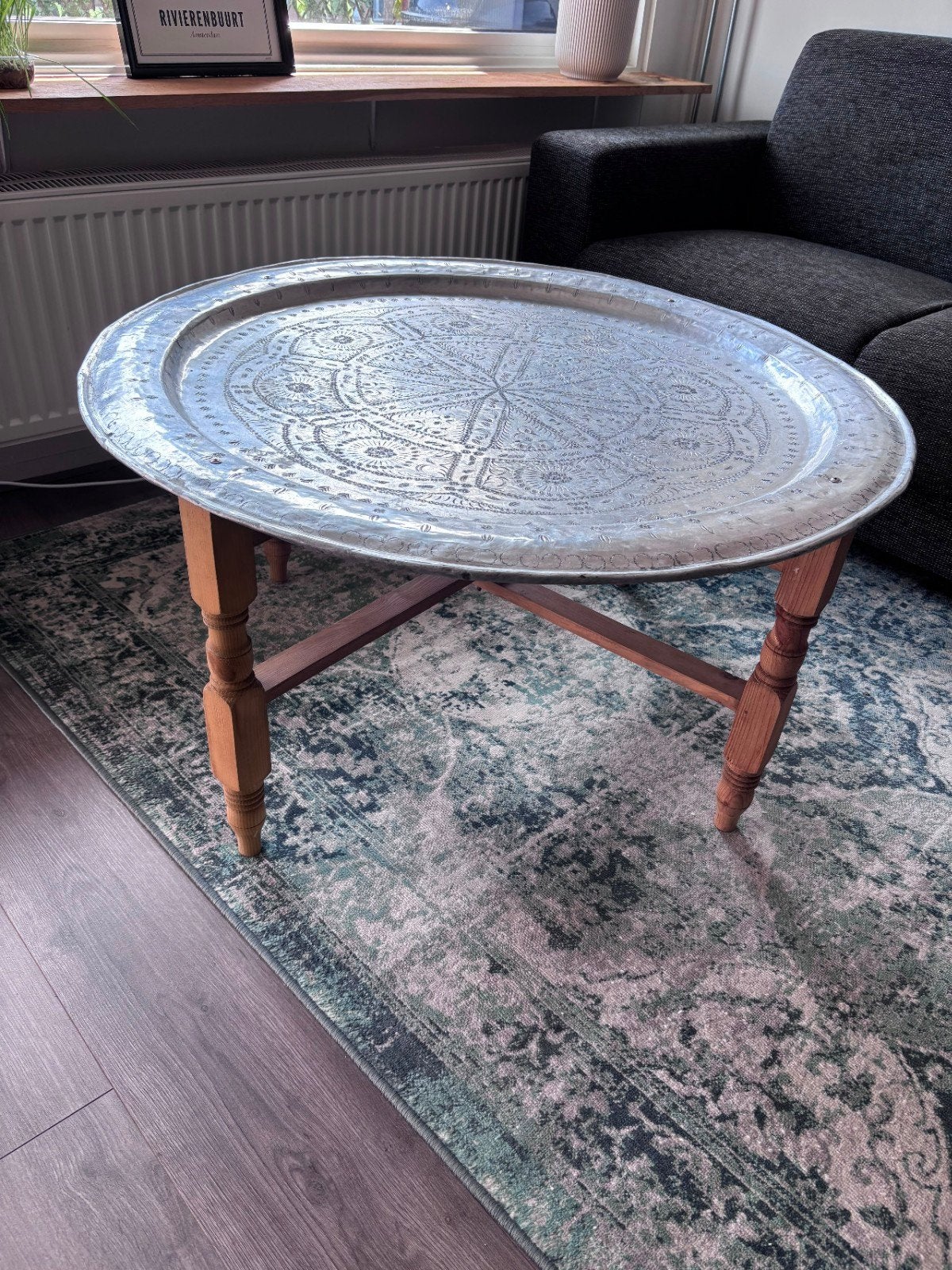 Authentieke Marokkaanse salontafel met bewerkt blad, Overige houtsoorten, 50 tot 100 cm, Rond, 5 – 50