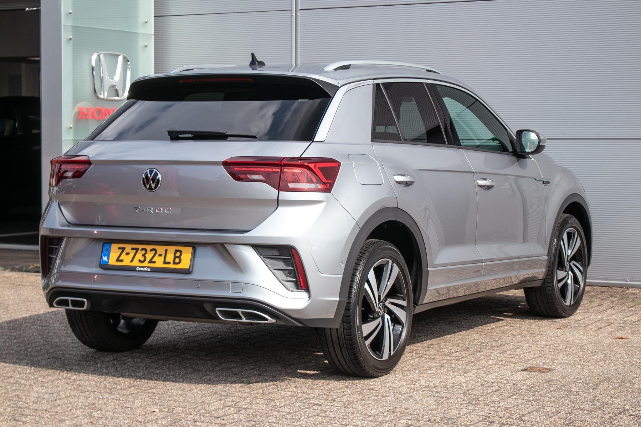 Volkswagen T-Roc 1.5 TSI DSG R-Line Business -Afn. trekhaak, Auto's, Volkswagen, 1258 kg, 4 cilinders, 150 pk, Automatische klimaatregeling