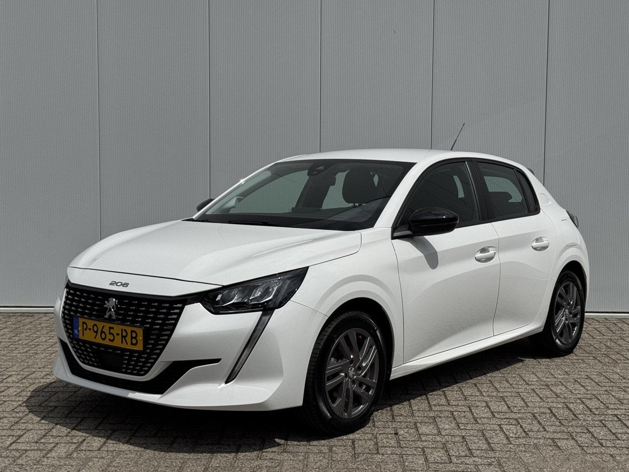 Peugeot 208 1.2 PureTech Active | Cruise Control | Navigatie, Voorwielaandrijving, 1199 cc, Wit, Origineel Nederlands