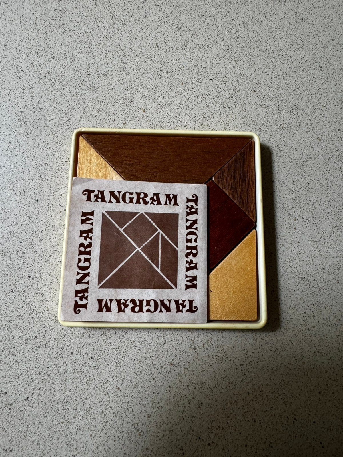 Tangram houten puzzel, Hobby en Vrije tijd, Denksport en Puzzels, Ophalen of Verzenden, Minder dan 500 stukjes, Zo goed als nieuw
