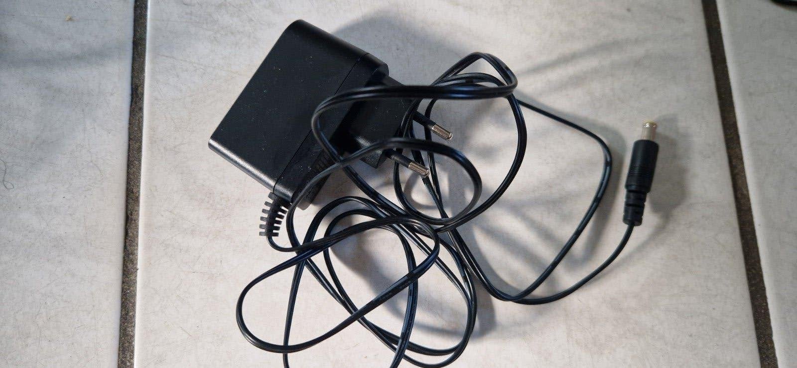 NetBit AC Adapter 12V 1.0A, Ophalen of Verzenden, Zo goed als nieuw