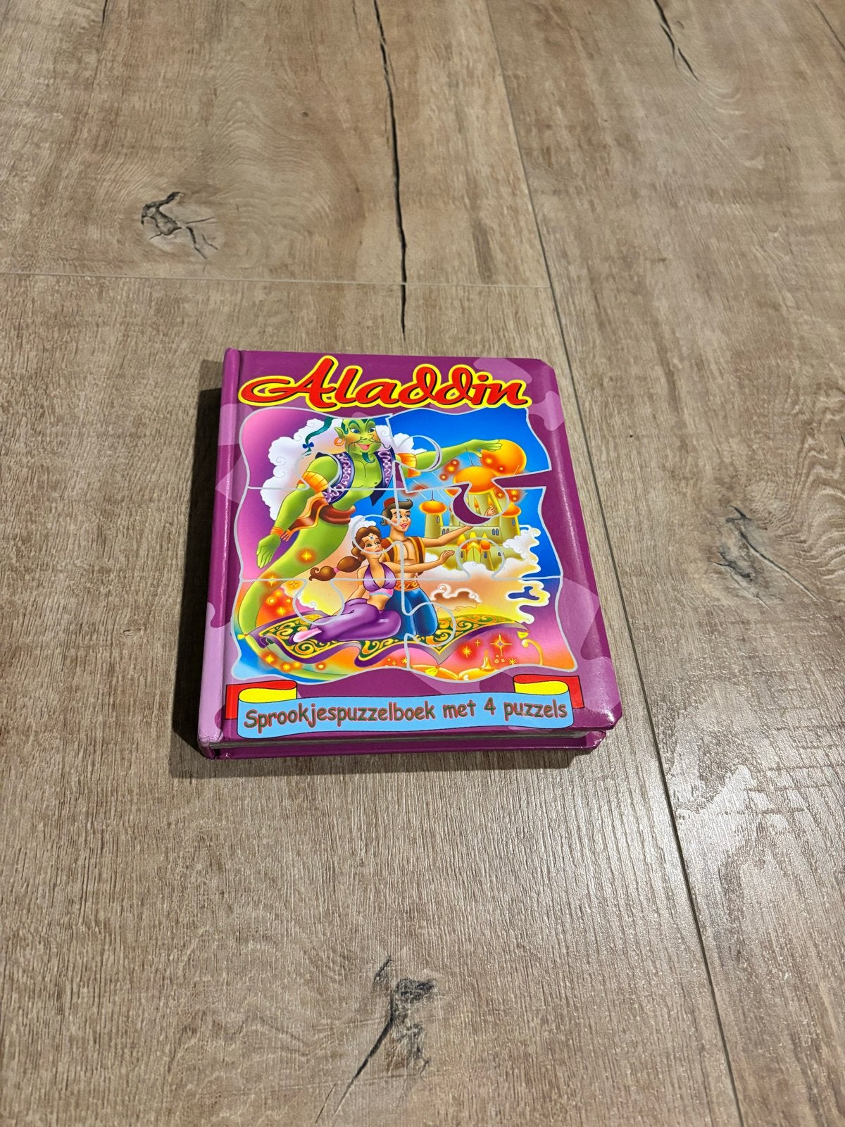 Aladdin Sprookjespuzzelboek met 4 puzzels, Ophalen of Verzenden, Zo goed als nieuw
