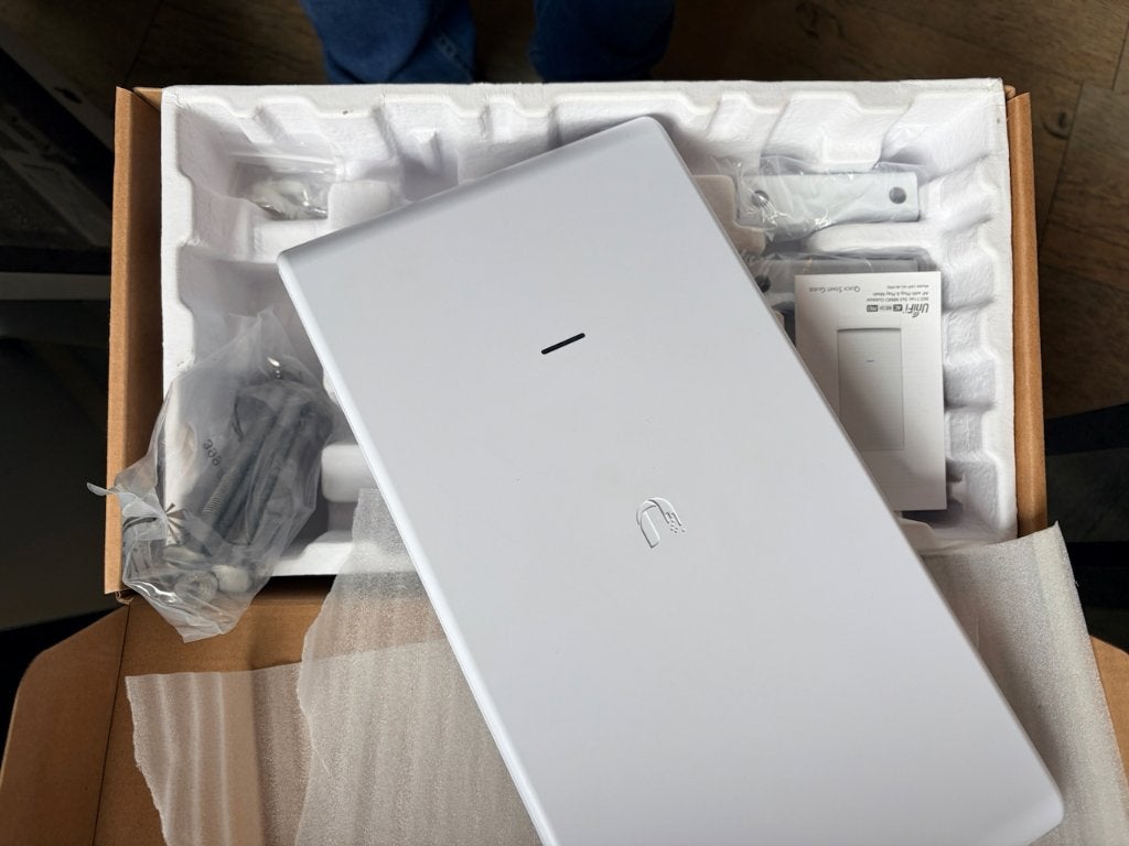 UBIQUITI NETWORKS - UAP-AC-M-PRO, Ophalen of Verzenden, Zo goed als nieuw, Router, Ubiquity