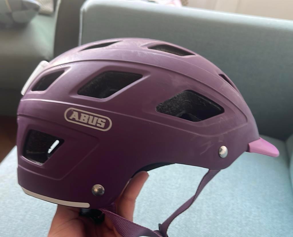 Paarse kinderhelm met licht ABUS, Ophalen, Zo goed als nieuw, Overige maten, Jongen of Meisje