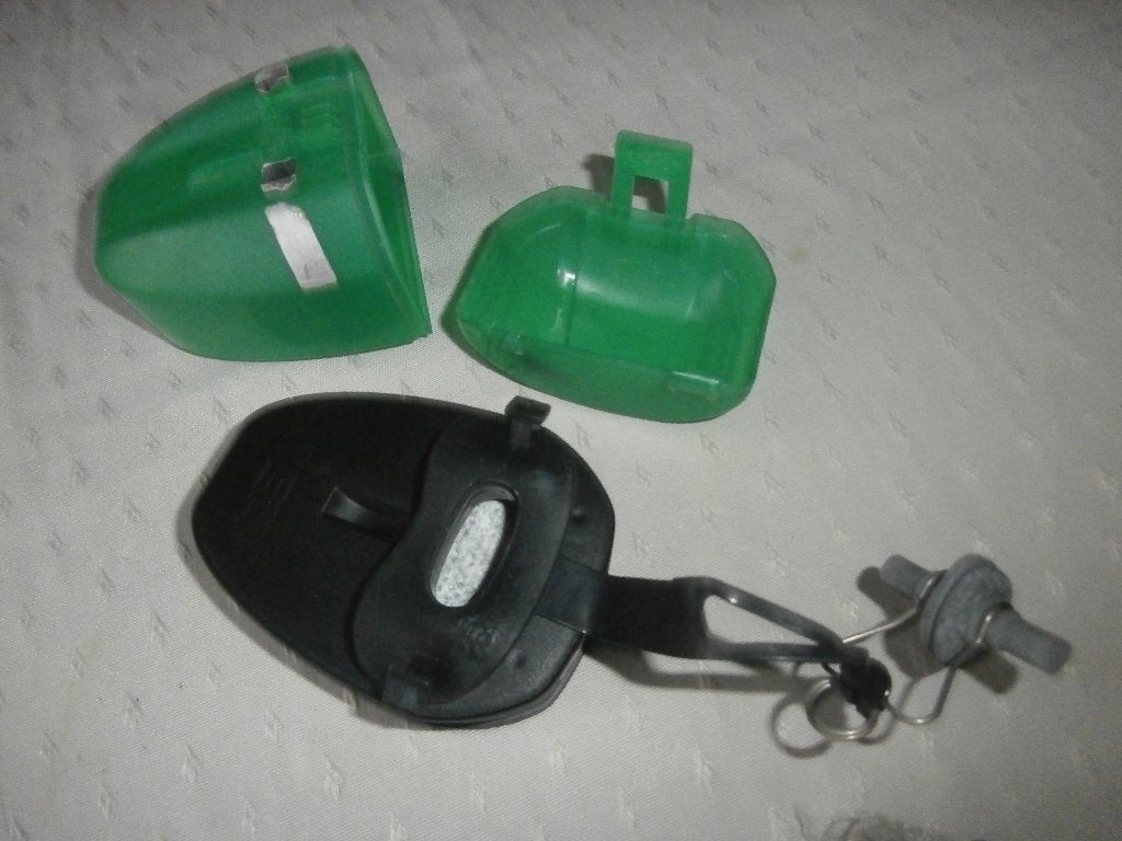 Militair gasmasker MSA hoes leger vluchtmasker bescherming, Verzamelen, Ophalen of Verzenden, Overige soorten, Nederland, Overige typen