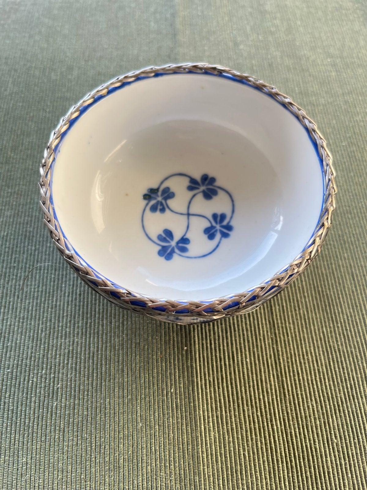 Antieke Chinese kom met zilveren omhulsel, Ophalen