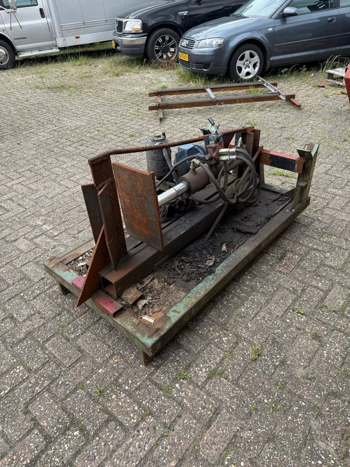 Houtklover 380V - Werkt, lekt op hydraulische cilinder, Tuin en Terras, Kloofmachines, Ophalen of Verzenden, O, O, O
