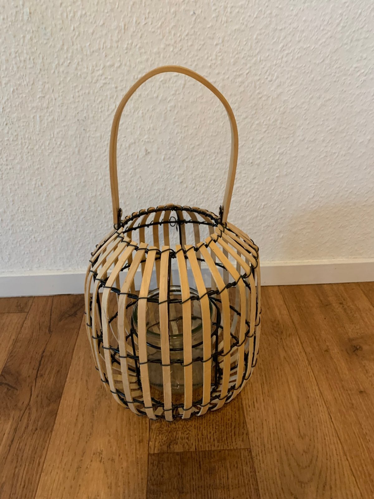 Nieuw windlicht van blank hout en zwart metaal, Huis en Inrichting, Woonaccessoires | Kandelaars en Kaarsen, Ophalen of Verzenden