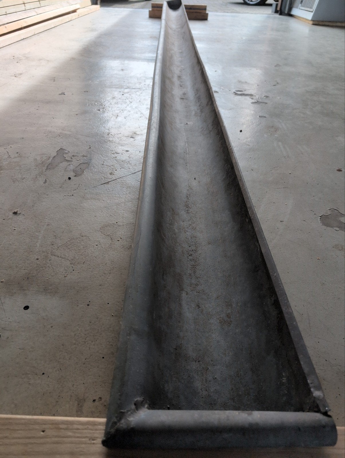 Zinken dakgoot met kraal, 4.35m lang, 20cm breed, uitloop 80, Ophalen, Gebruikt, 4 tot 6 meter, Zink