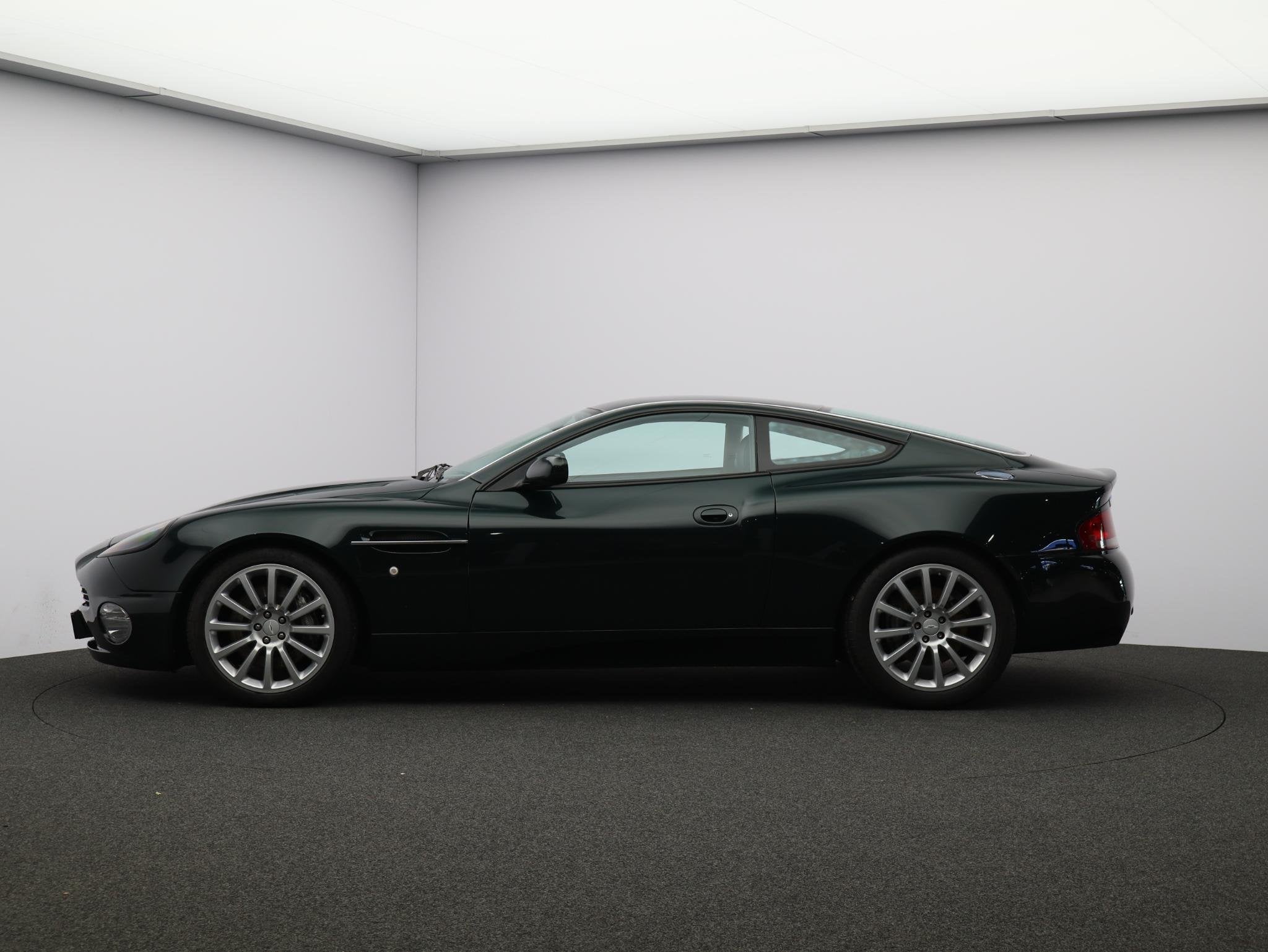 Aston Martin Vanquish 5.9 V12 470PK Automaat / Leder, Auto's, Automaat, Achterwielaandrijving, Gebruikt, 5935 cc