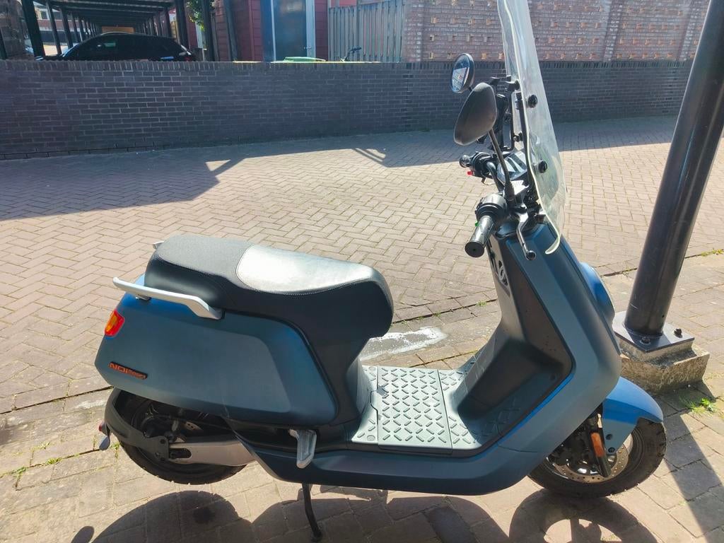 Elektrische scooter NIU Sport, Fietsen en Brommers, Snorfietsen en Snorscooters, Ophalen, Zo goed als nieuw, Elektrisch, Overige merken