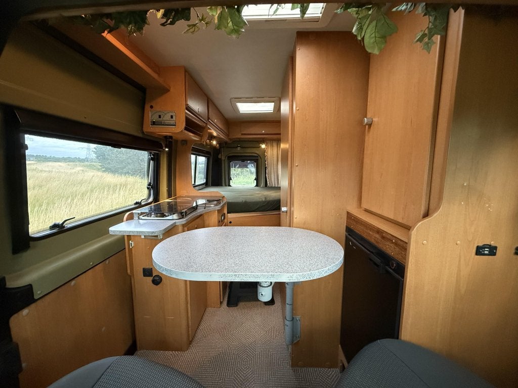 Dethleffs Globecar 540 Zonnepanelen, Uniek, Luifel, Buscamper of Camperbus, Ringverwarming, Tot en met 2