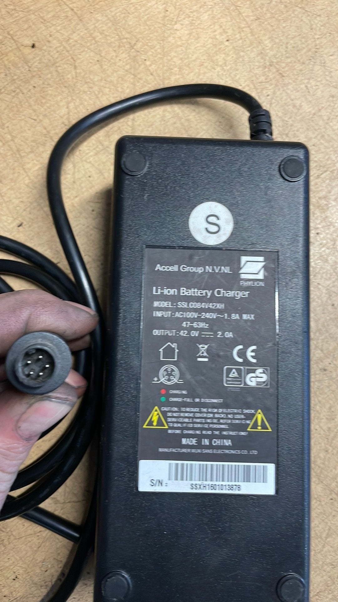 Oplader 36 volt cortina/sparta/batavus, Zo goed als nieuw